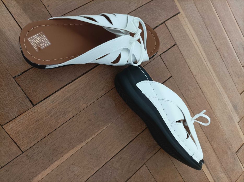 Продавам чисто нови чехли на платформа