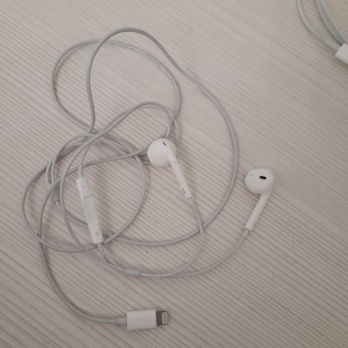 Зарядка от айфона срочно