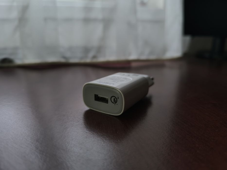 Încărcător de telefon (rețea ZTE)