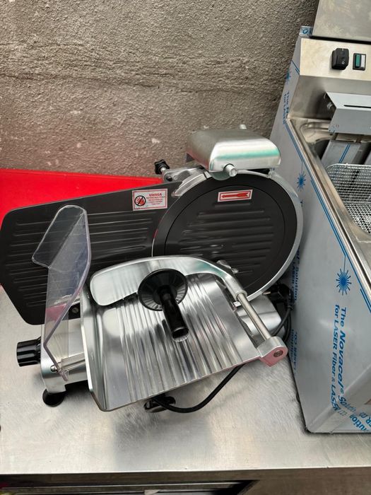 Friptoza profesionala noua cu 2 cuve 2x8l și feliator nou