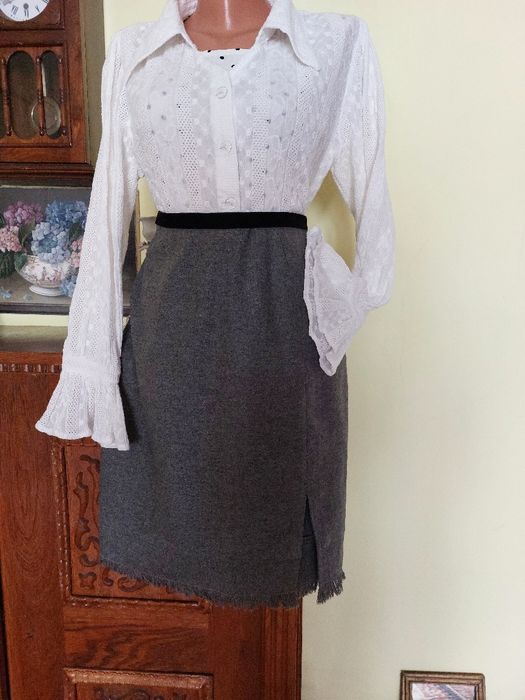 Redus! Costum elegant din stofa de lana 100%,