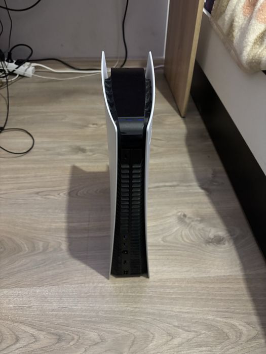 Playstation 5 digital edition със зареждаща станция за контролери