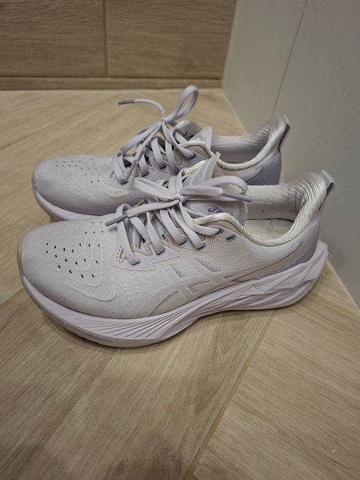 Asics Novablast 4
