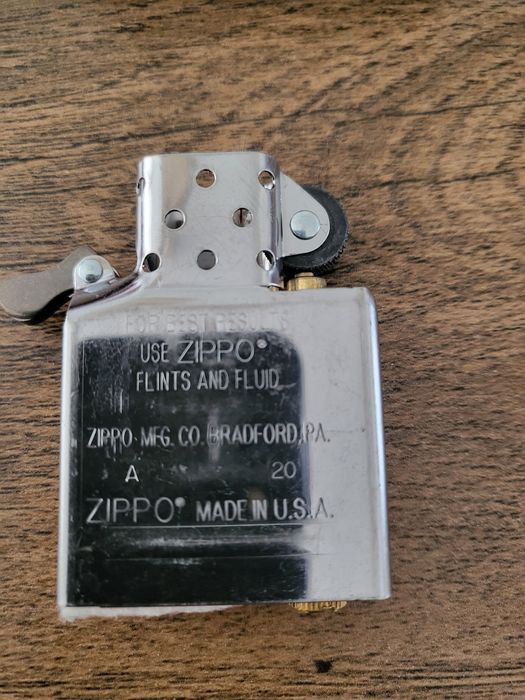 Bricheta Zippo noua
