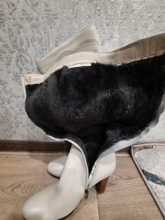 Продам женские сапоги