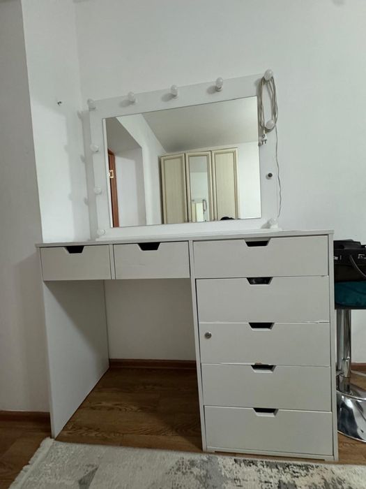 Туалетный столик