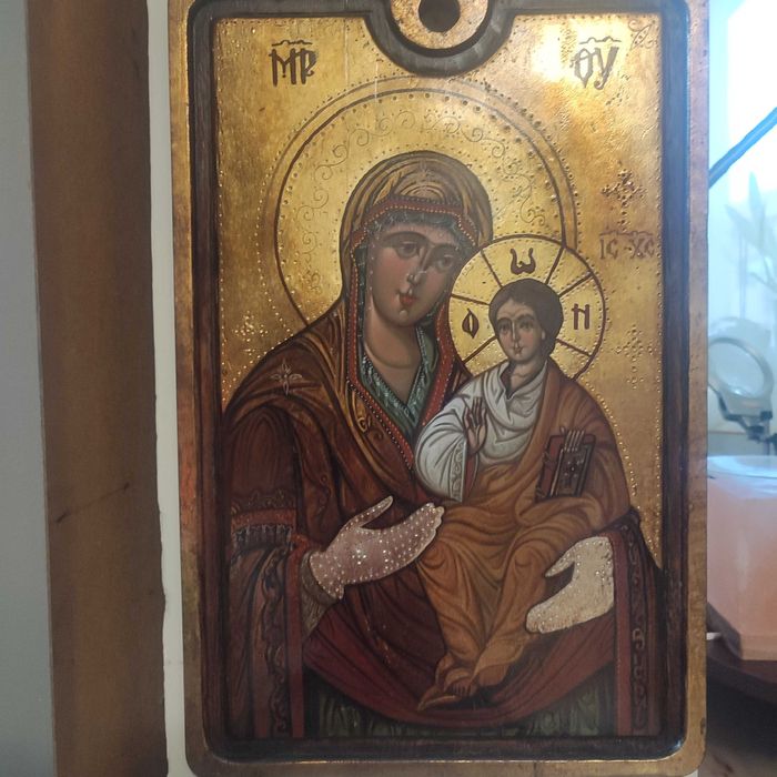 Рисуване на картини, икони и дърворезба по поръчка.