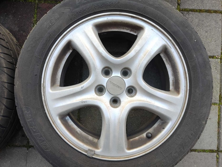 16 5 100 от Subaru с гуми