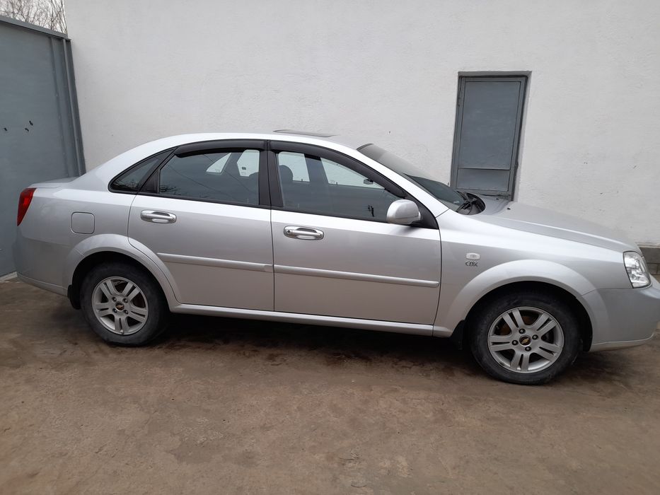 Srochna Lacetti avtomat sotiladi. KELISHILADI