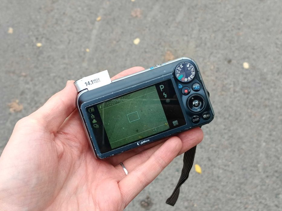 Цифовой фотоаппарат Canon