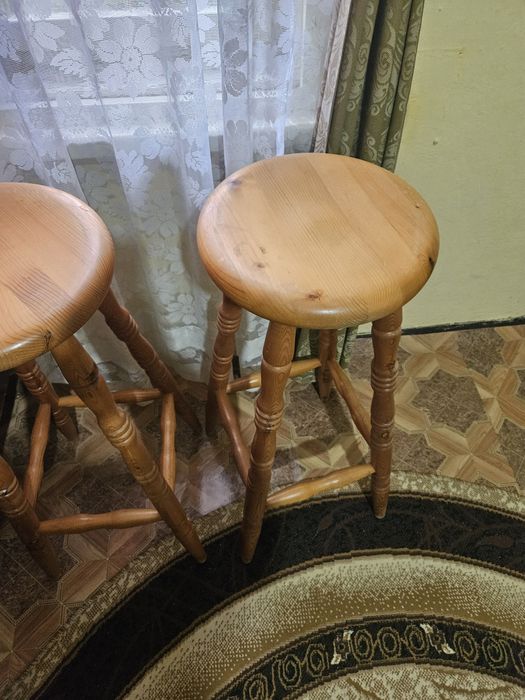 Бар столове от естествено дърво