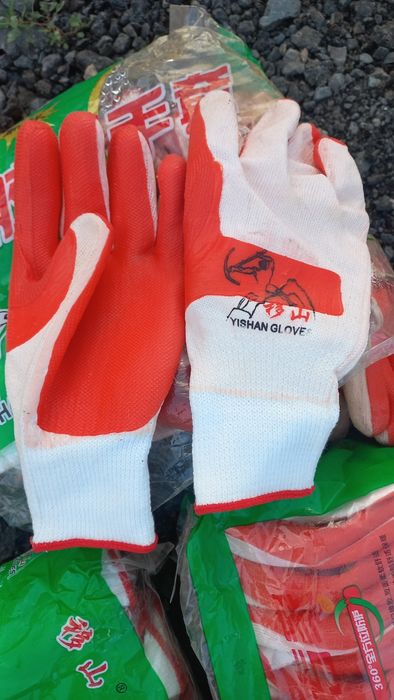 Перчатки  резиновые толстые