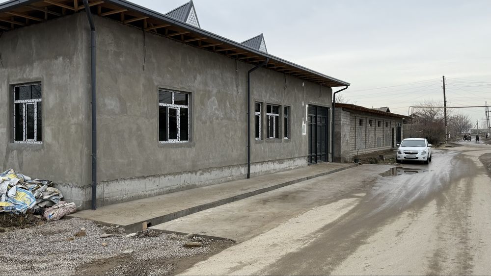 Uy sotiladi yengi qurilgan 2024