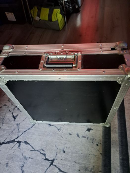 Контролер с кейс Denon DJ MC6000MK2