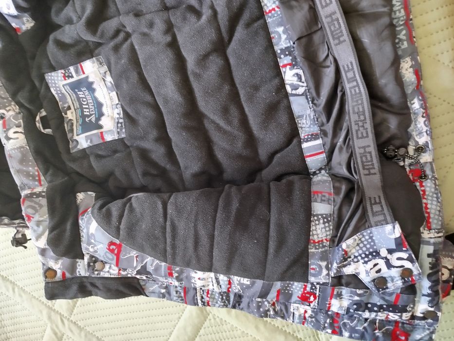 Продам комплект одежды на мальчика