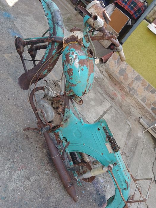 Vind motocicleta Carpați la  prețul de 1200 euro