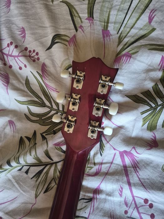 Продается гитара Agnetta