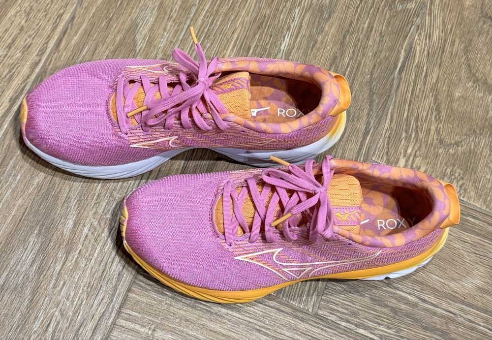 Маратонки Mizuno Wave Rider 26 x ROXY