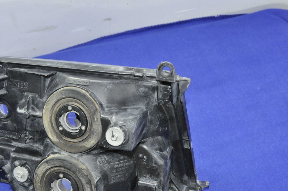 фара Toyota Land Cruiser 100 Левая