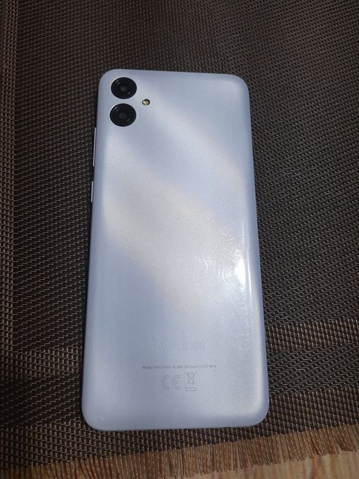 Vând samsung 04s