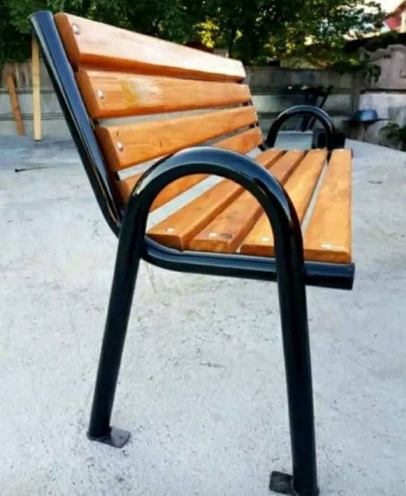 Fac bănci pe comanda