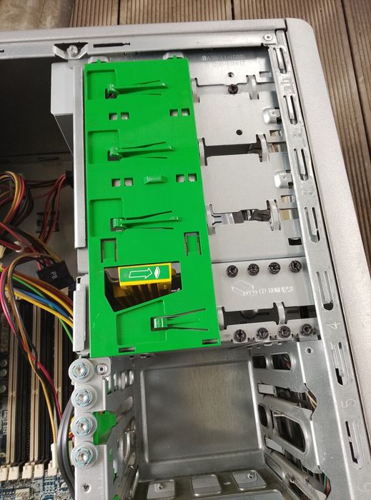 HP Z400 Workstation (аналог Core i7-920) без ОЗУ и HDD