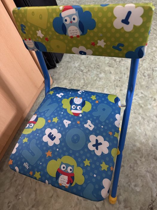 Детский стол со стулом
