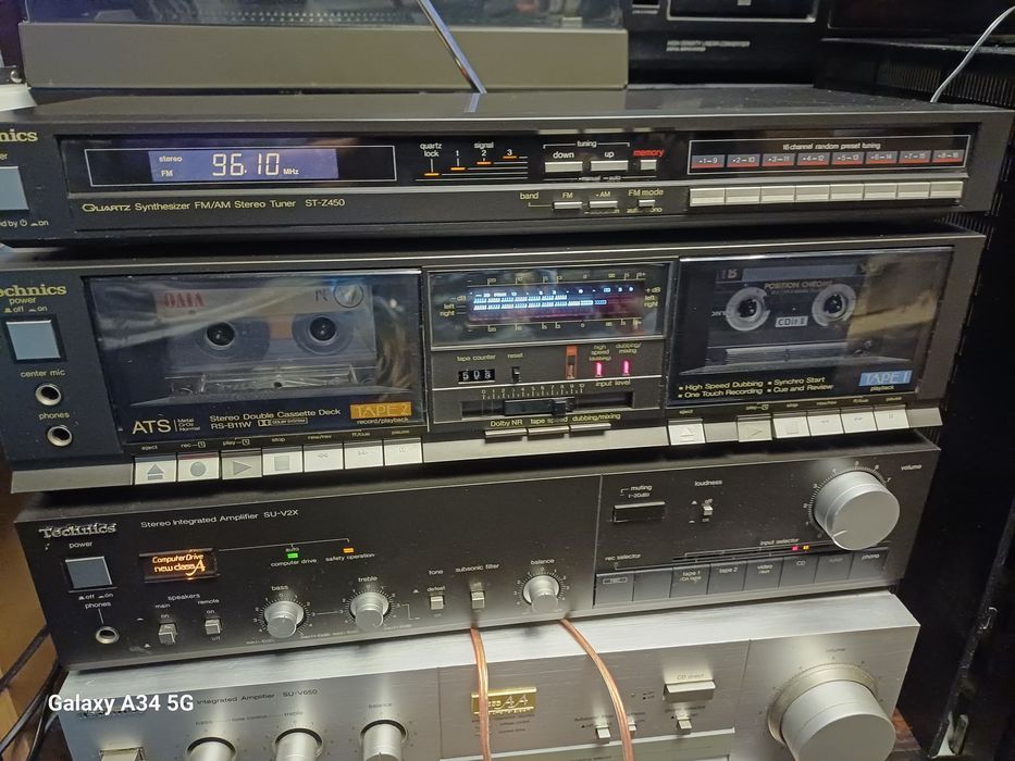 Linie TechnicsSu-v2x  muzica oldschool