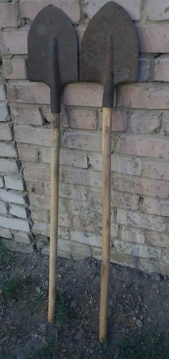 Лопаты разные Район 1000 мелочей