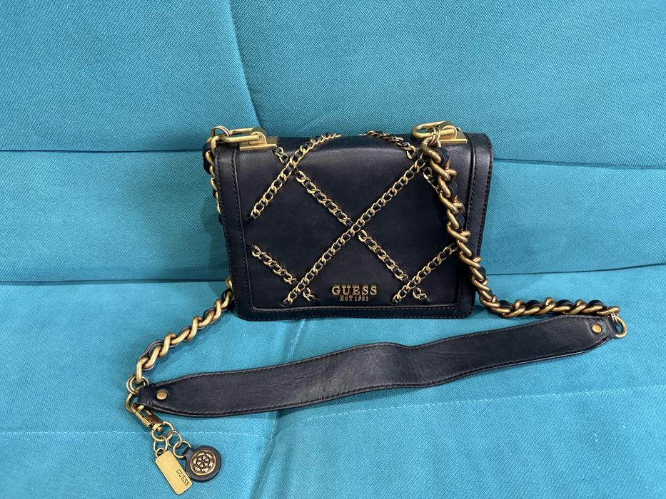 Продаю сумку Guess