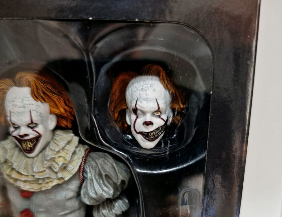 Оригинальная фигурка NECA Pennywise Well Hous