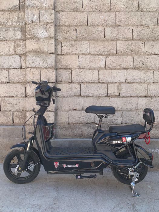 Скутер сатлады.  .