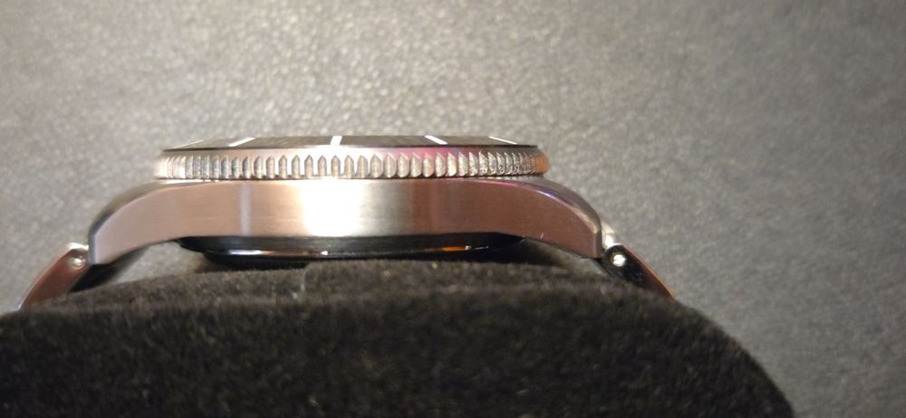 Продавам автоматичен часовник от личната си колекция Wishdoit.