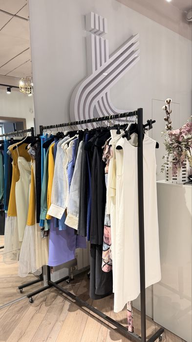 Продам рейл, вешалка для одежды