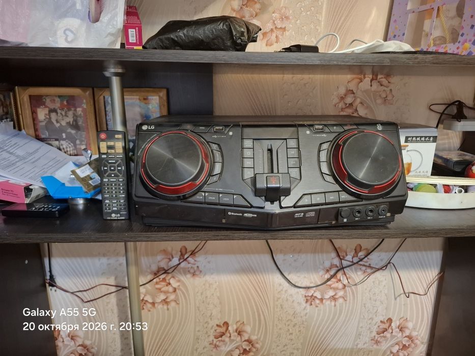 Продам муз центр LG CJ87