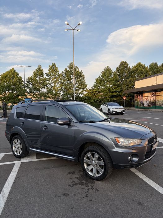 Mitsubishi  Outlander