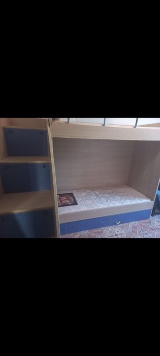 Двуряруной кровать