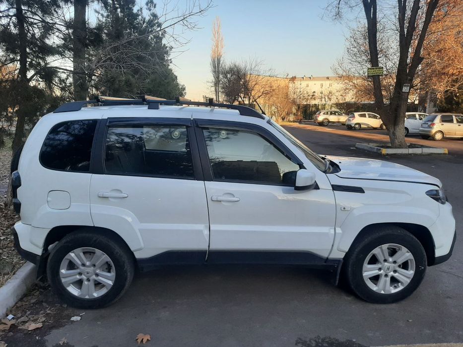 НИВА ТРЕВАЛ. 2022 Г. первый хозяин. В отличном состоянии все наворотам