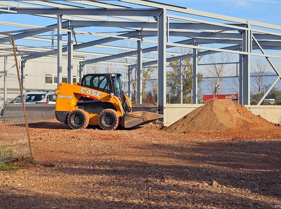 Бобкат услуги мини челен товарач Bobcat вилици