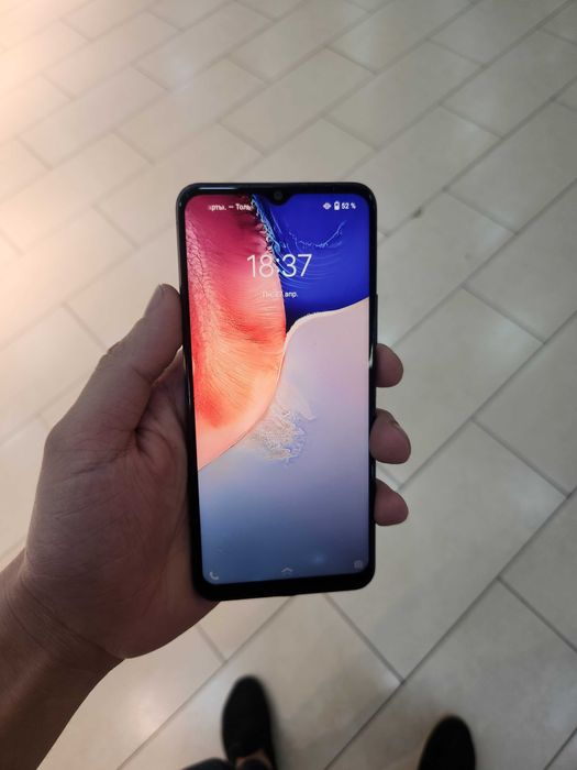 Vivo y15s 3/32 хороший