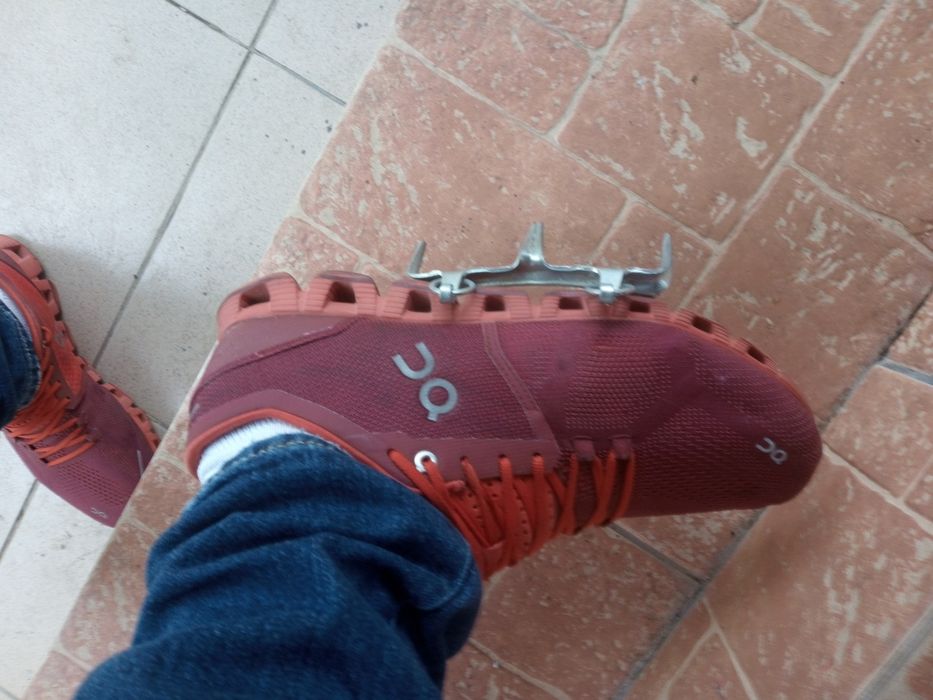 vând colțare alpinism,rampicatori pt cățărat,crampoane