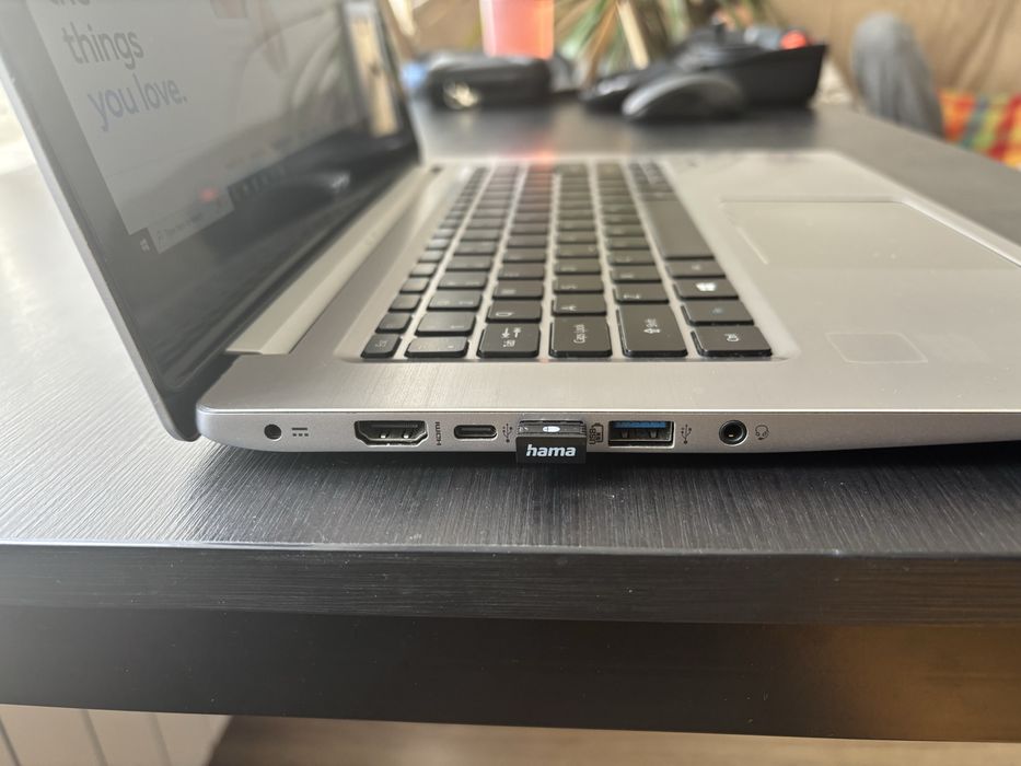 Лаптоп Acer Swift 3 – отлично състояние, нова батерия