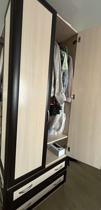 Шкаф угловой шкаф.Срочно!!!