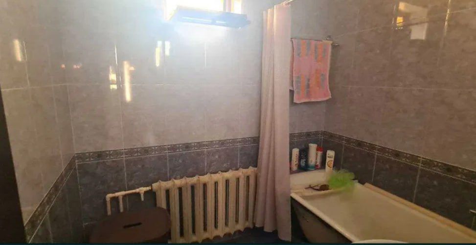 Квартира на Ц6-метро Минор  3/4/4 общ пл 75м/ 77 серия