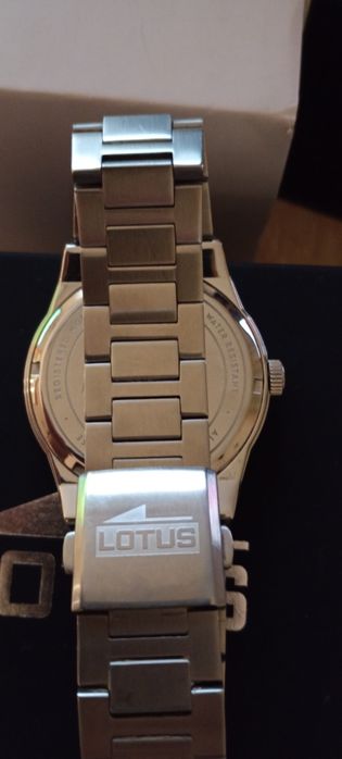 Мъжки часовник Lotus