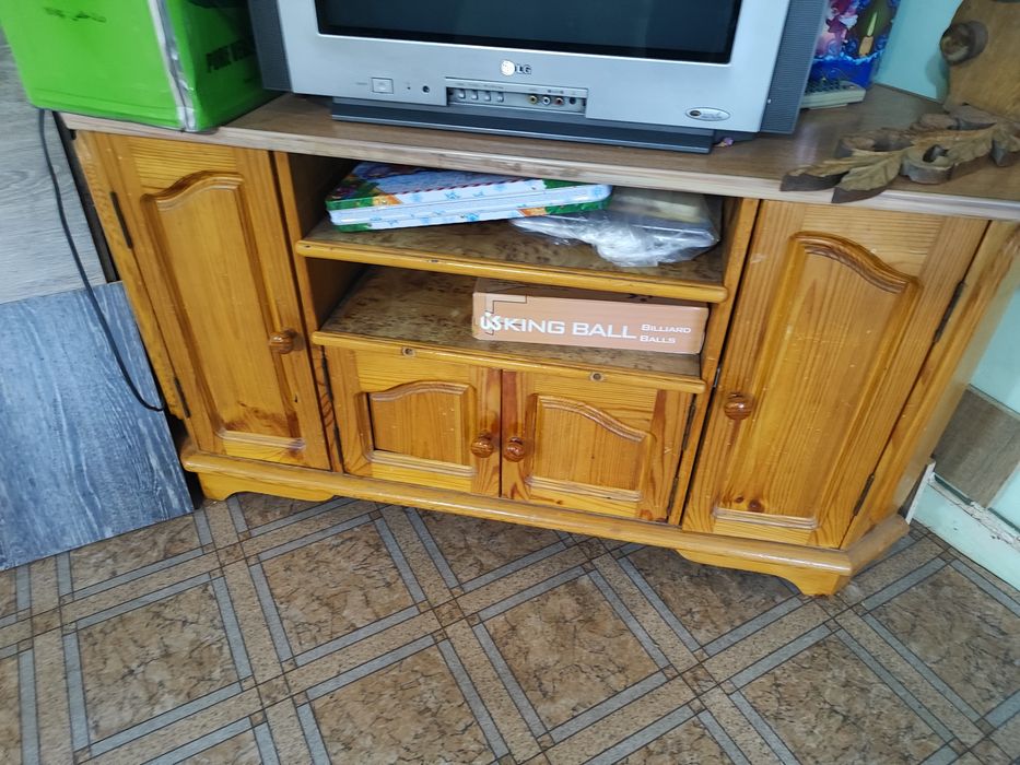 Столик в угол для телевизора