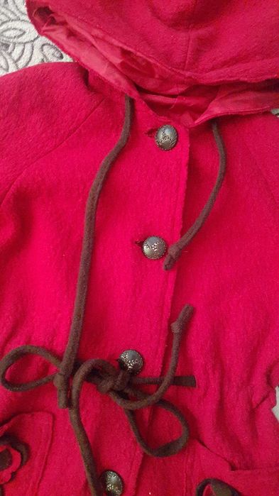 Продам   пальто для девочек!!