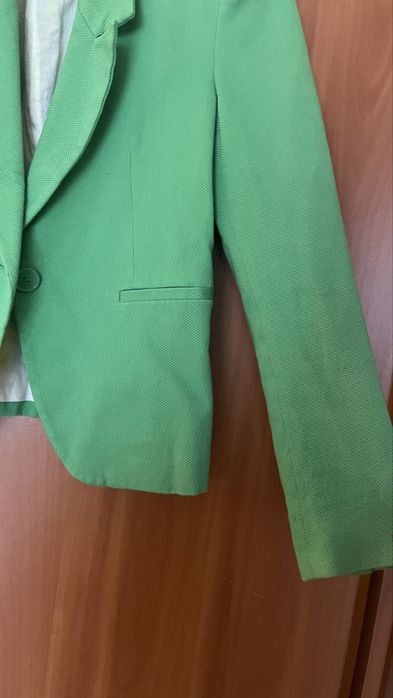 Зелено сако Зара