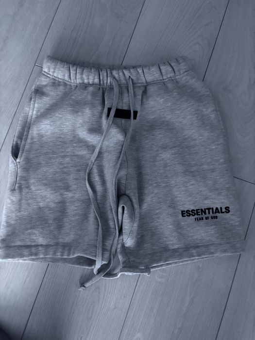 Pantaloni essentials