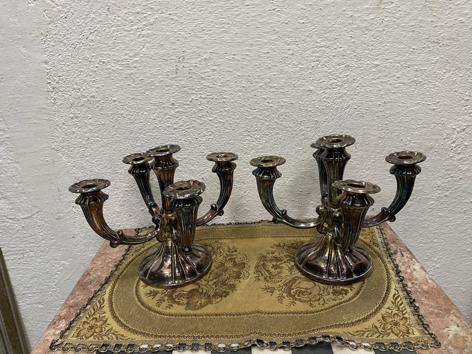 Чифт постебрени свещници от англия свещник